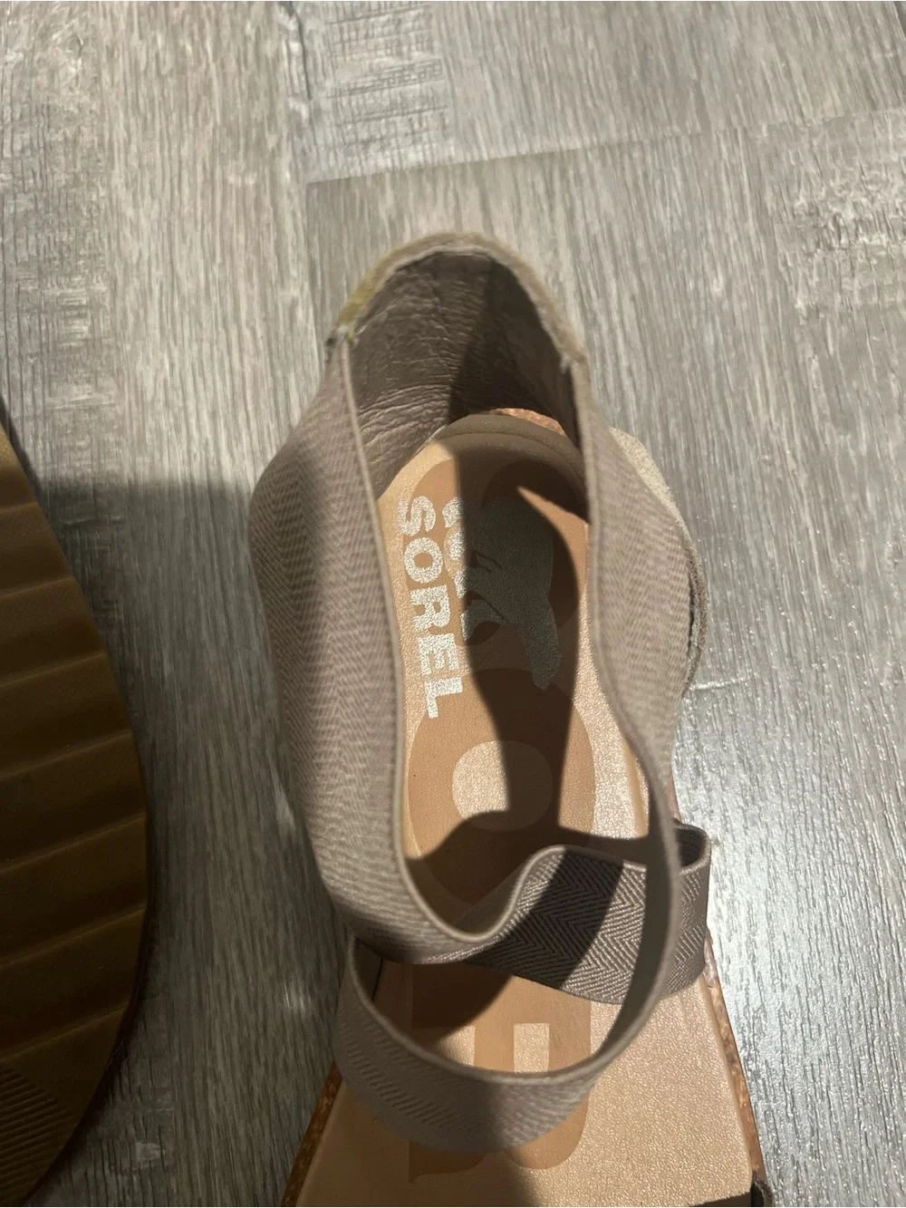 Sorel Ella II Sandals in Ash Brown with Metallic Leather